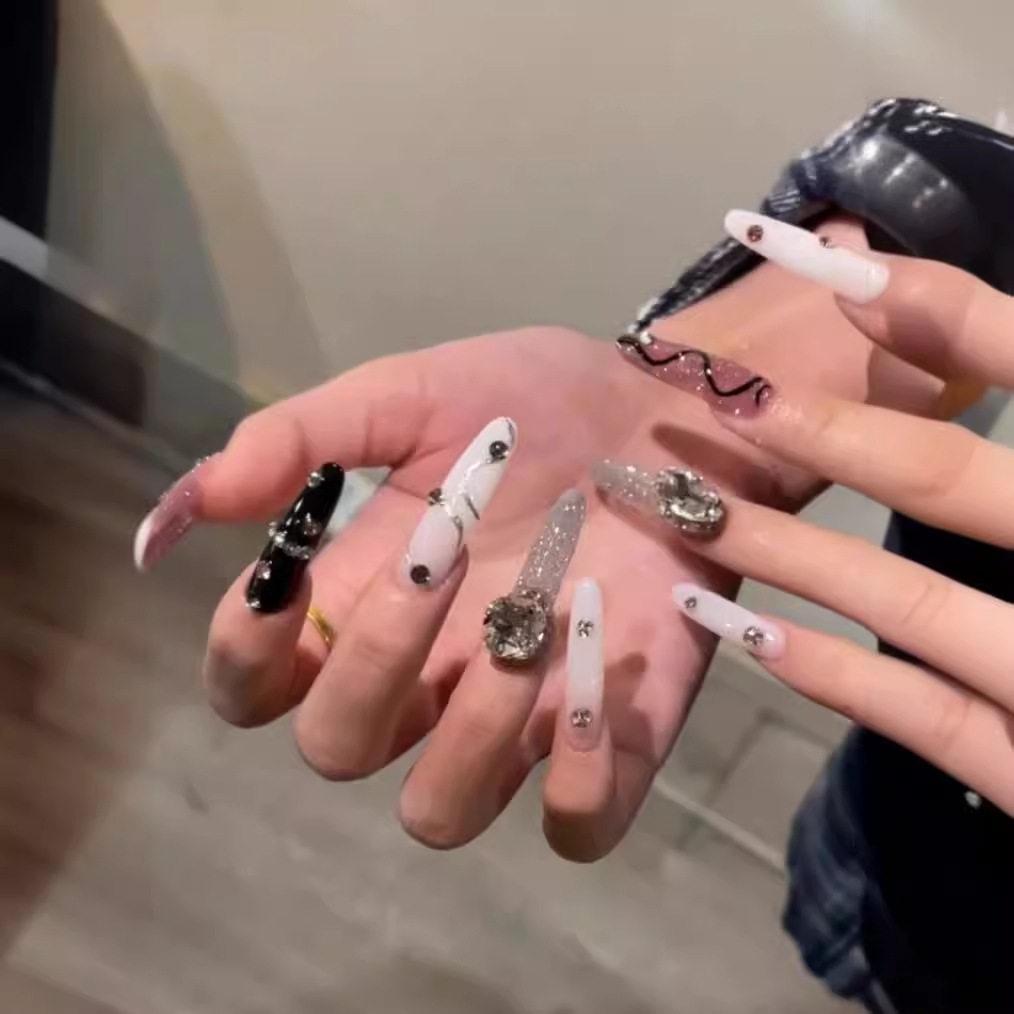 手工穿戴甲暗黑精灵满钻氛围感甜酷辣妹手工高级感穿戴甲可拆卸