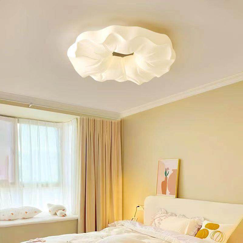 北欧原木风客厅灯吸顶灯奶油风网红创意书房卧室衣帽间中山灯具