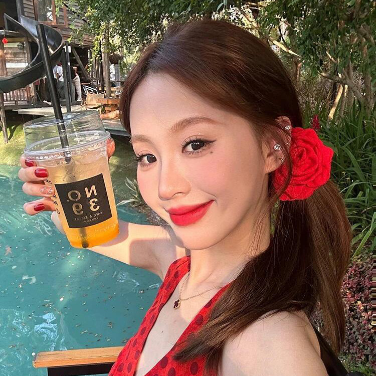 显白利器~红玫瑰花朵发夹女后脑勺ins高级感边夹侧边发饰度假头饰