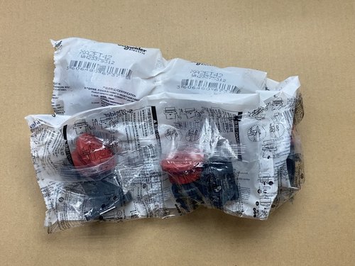 施耐德按钮XA2ET42数量22个，单价16.75