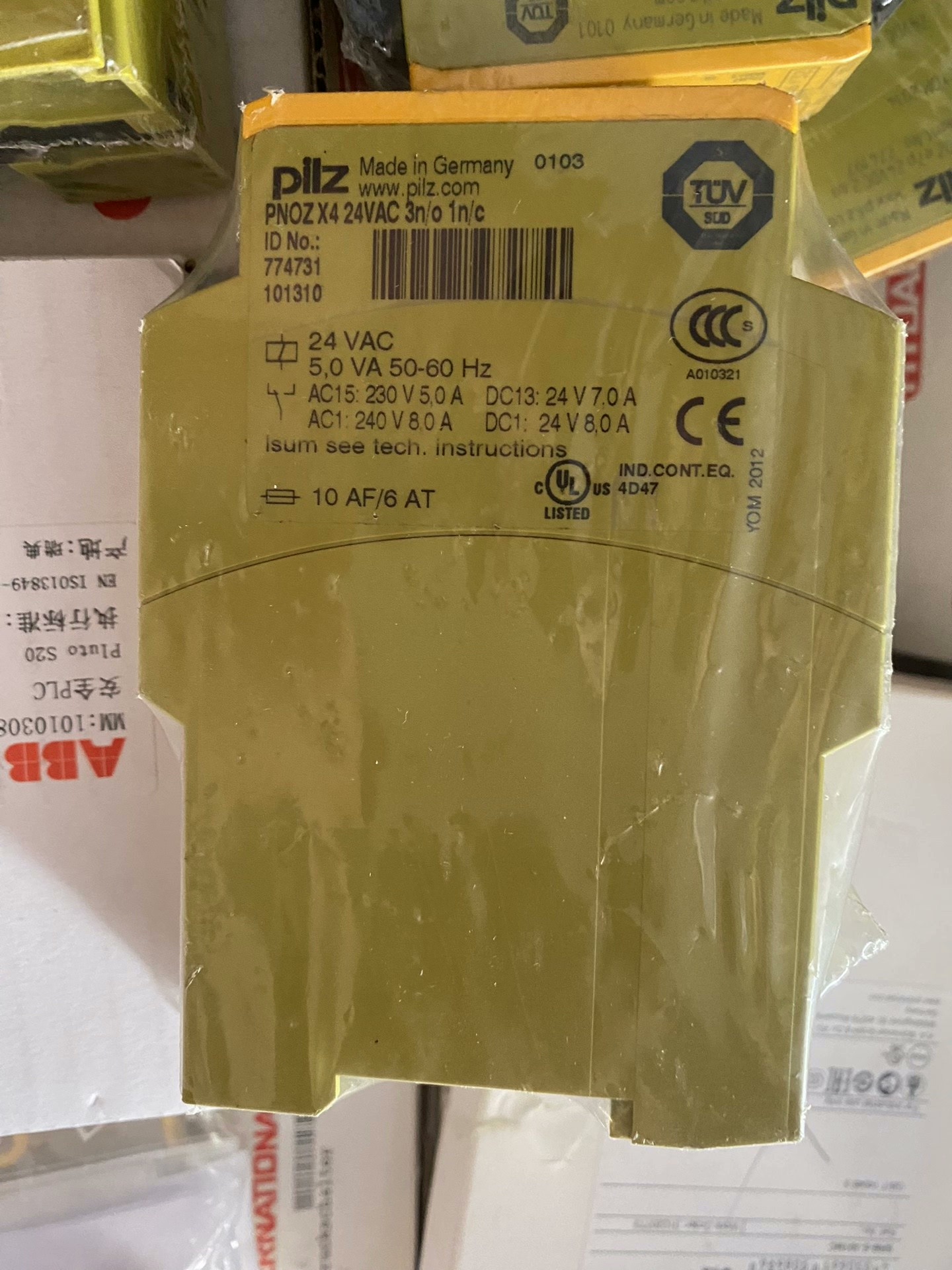 774731 PNOZ X4 24VAC 3n/o 1n/c