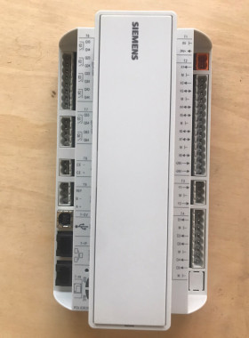 西门子POL638STD控制器，几乎全新，实物照片，需要联系