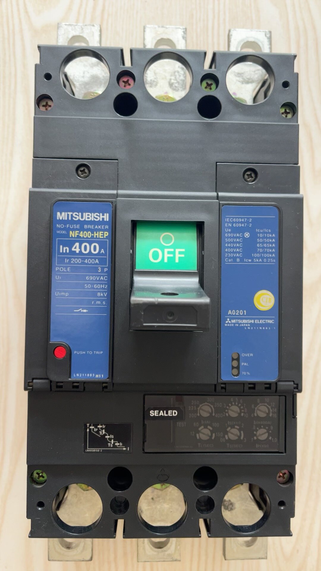 三菱 塑壳断路器 NF400-HEP，400A，九成新，带铜