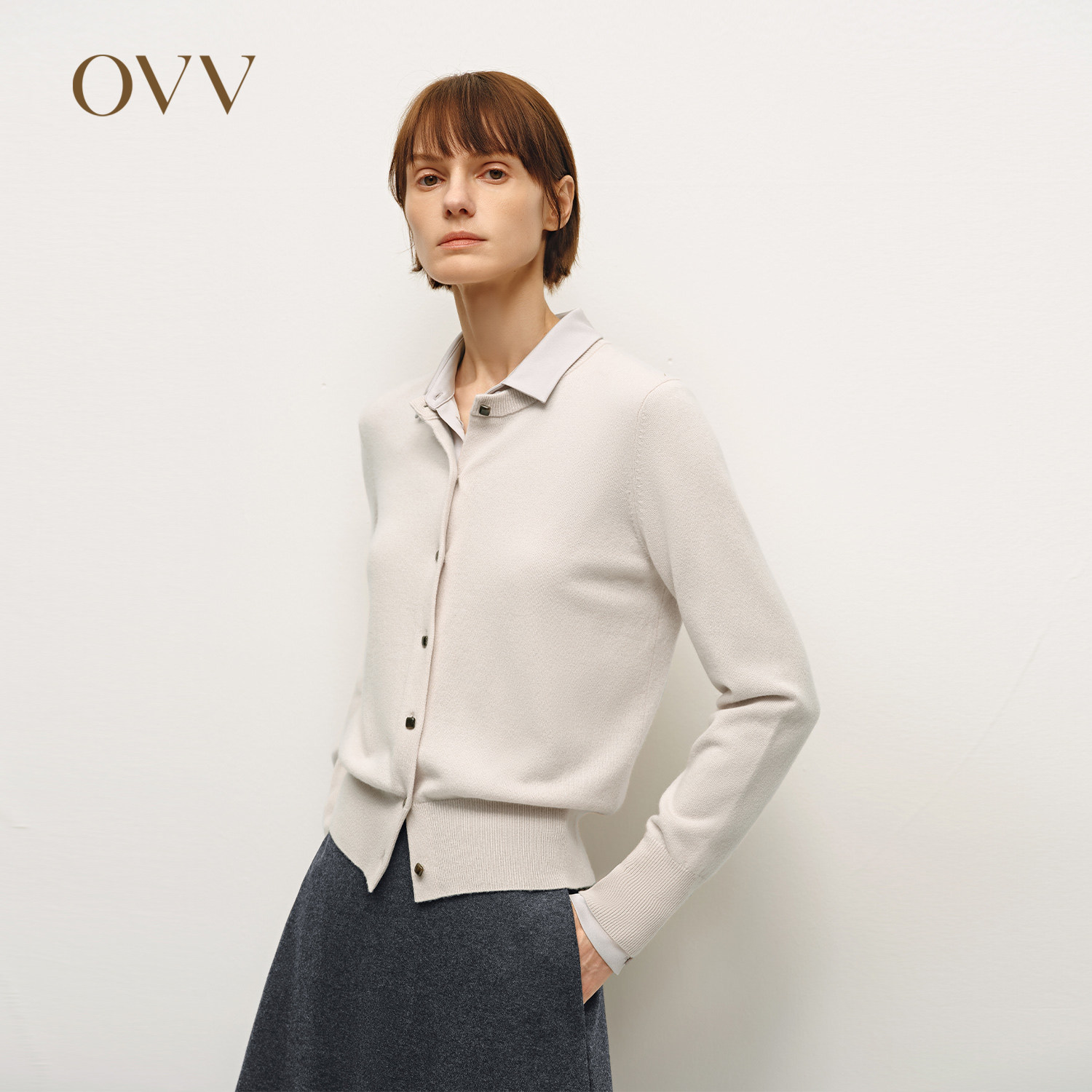 OVVOutlet秋冬热卖热卖女装单排扣舒适羊绒衫长袖圆领针织开衫
