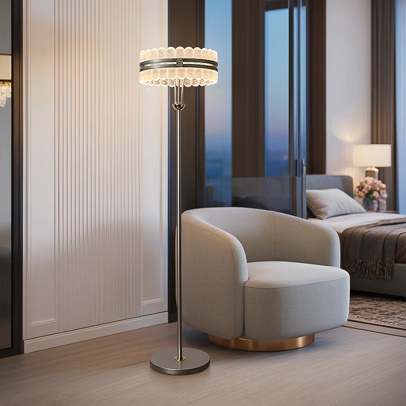 法式水晶落地灯客厅沙发立式u卧室床头台灯婚房氛围灯2024新款高
