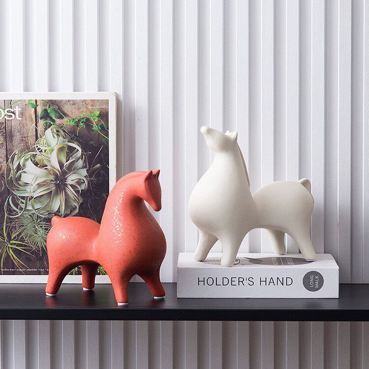 现代简约创意抽象陶瓷马摆件酒店大堂前台桌面客厅办公室玄关装饰
