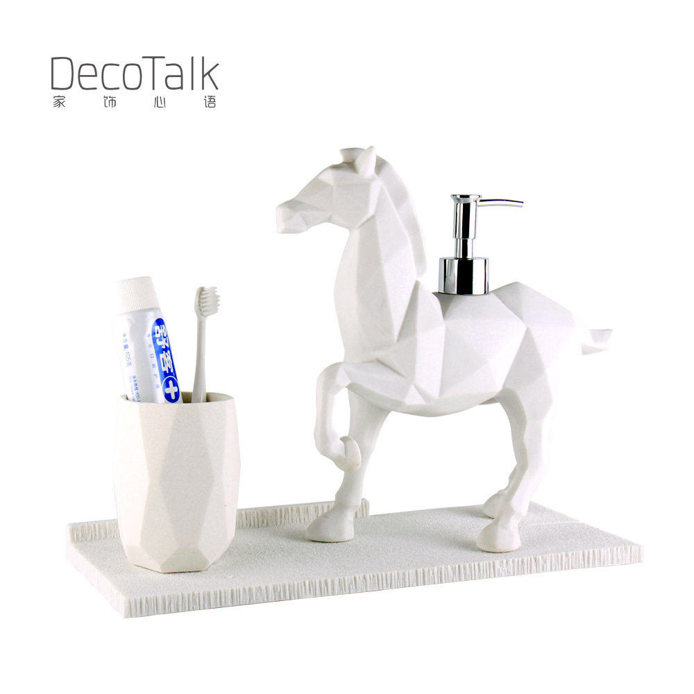DecoTalk北欧现代简约洗手液瓶样板间浴室摆件配饰酒店会所皂液器