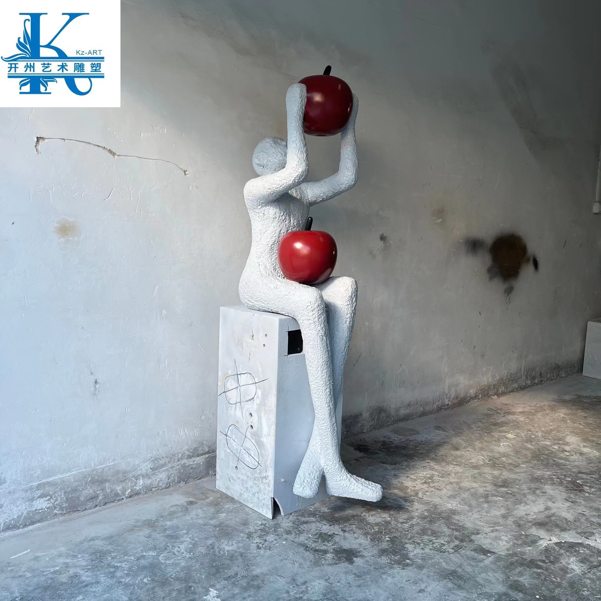 苹果人形雕塑落地大摆件展厅售楼处抽象艺术摆件品客厅轻奢落地灯
