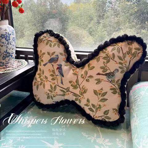复古风异形抱枕i法式轻奢蝴蝶抱枕级卧室沙发靠垫后背大号装饰