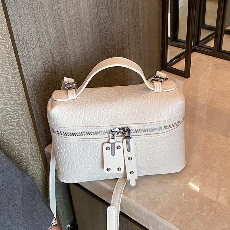 高级感百搭盒子小包包女2023新款D夏季时尚斜挎包手提收纳包小方,箱包皮具/热销女包/男包,小方包,淘宝优惠券,粉丝福利购,淘宝优惠卷