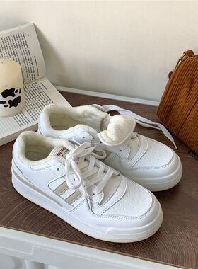 秋冬季加绒加厚保暖小白鞋女鞋百搭学生配裙子棉鞋大码运动板鞋子
