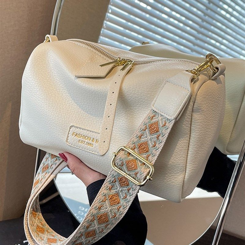 时尚简约包包女2023新款爆款高级感洋气单肩P包休闲百搭斜挎枕头,箱包皮具/热销女包/男包,水桶包,淘宝优惠券,粉丝福利购,淘宝优惠卷