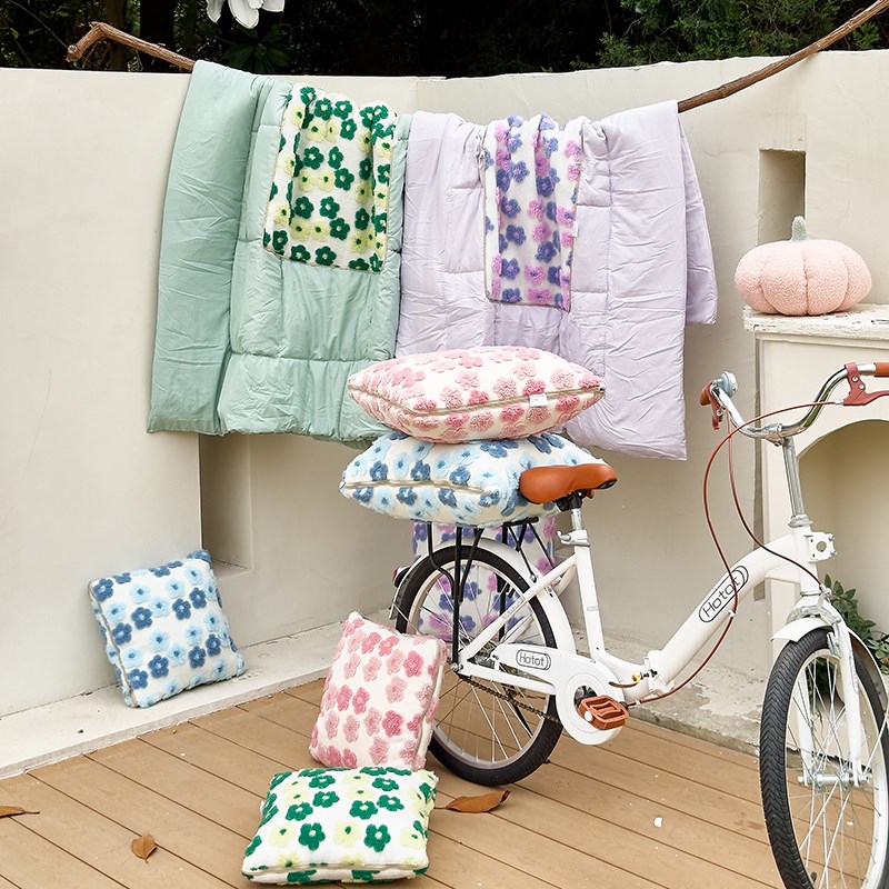 2025新款多功能抱枕被子两用二合一办公室午睡毯子车载折叠靠垫被