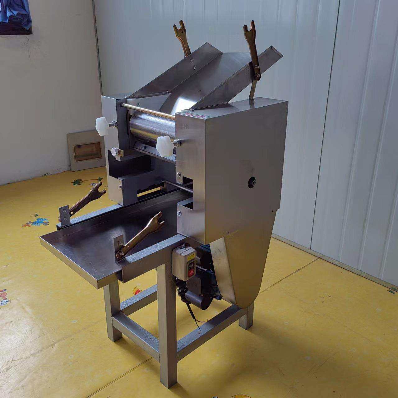 全自动商用压鲜面条机面馆用鸡蛋面压面机蔬菜面面皮机