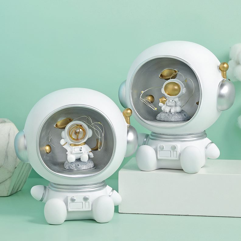 太宇航员摆件北欧风人存钱罐创意星星空卡通儿童节礼物学生小夜灯