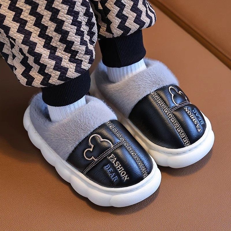 儿童拖鞋冬季天防滑保暖加绒加厚pu皮防水2025新款男童女宝宝棉鞋