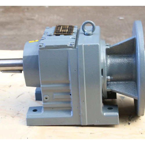 R137-313-2.2KW减速机器 卧式斜齿轮四大系列减速机