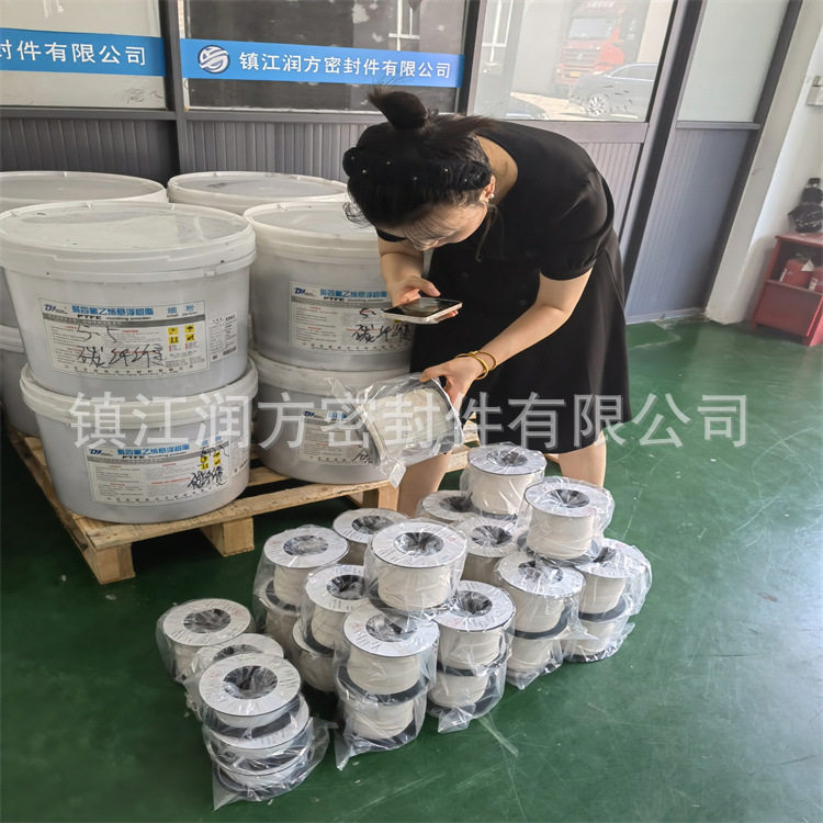 PTFE四氟毛细软管耐磨耐腐
