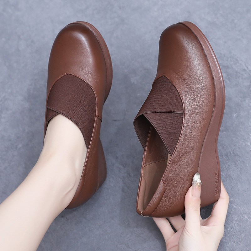 真皮坡跟厚底单鞋春秋款舒适不累脚妈妈鞋大码女鞋中年深口小皮鞋