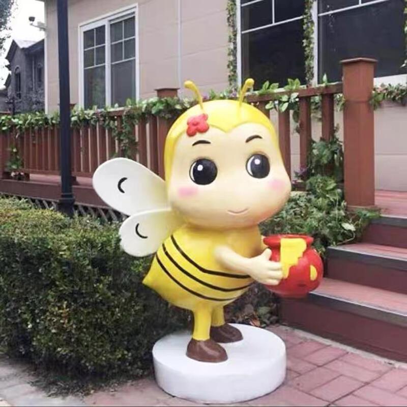 玻璃纤维雕塑兔子吉祥物熊猫动漫人物偶ip商场美陈厂家户外卡通定