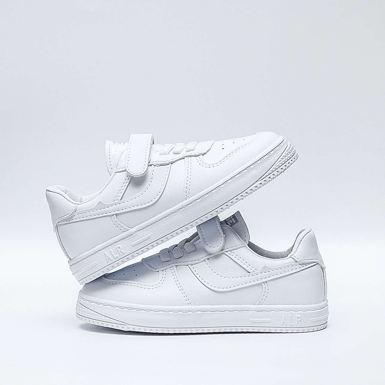 童鞋儿童小白鞋2025春秋新款男童女童运动鞋白色透气防水板鞋