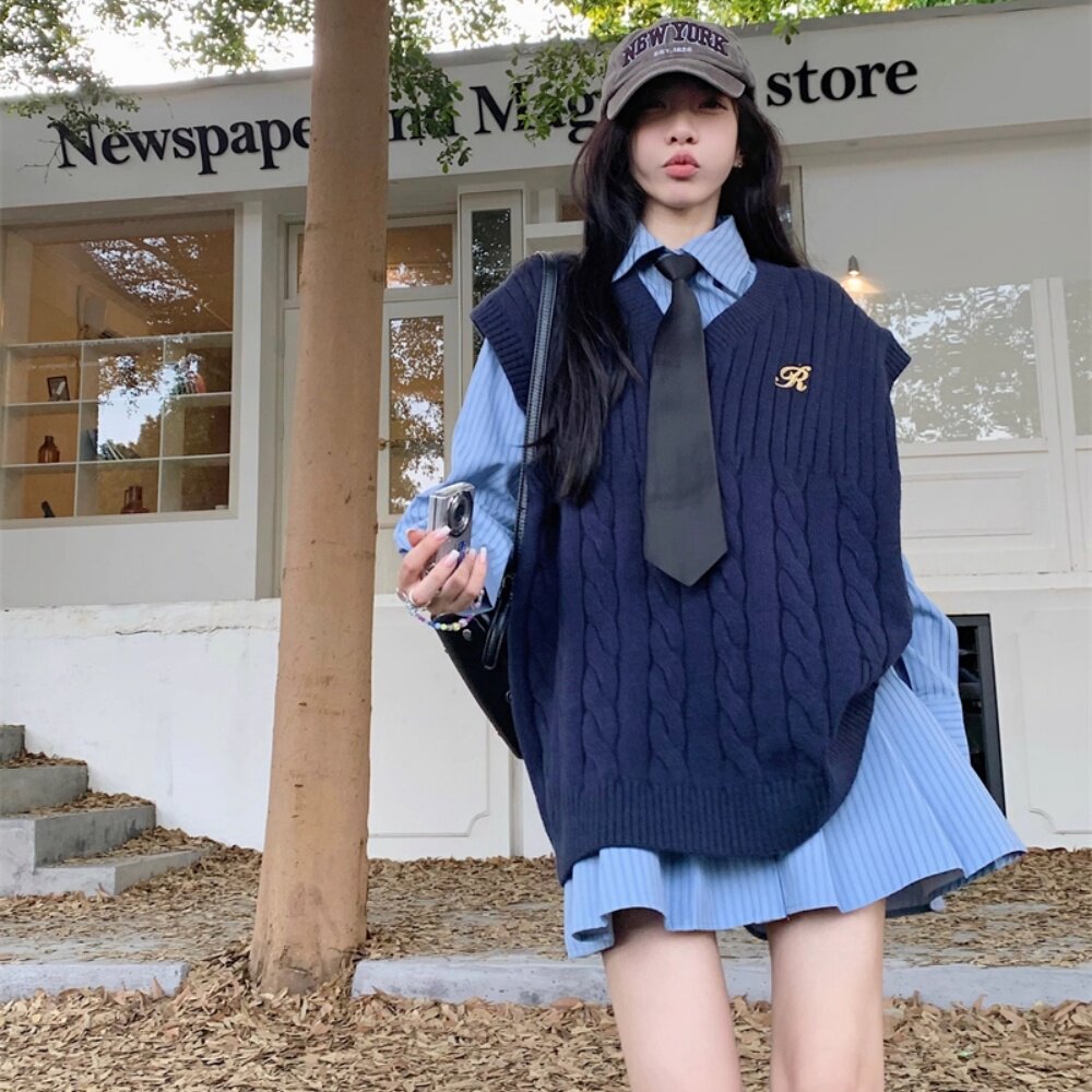 迪士尼穿搭毛衣服朱迪兔子警官百褶裙套装成人秋冬季圣诞节学院风