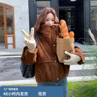 美拉德深棕色短款麂皮绒羽绒服女冬季羊羔毛大翻领小个子夹克外套