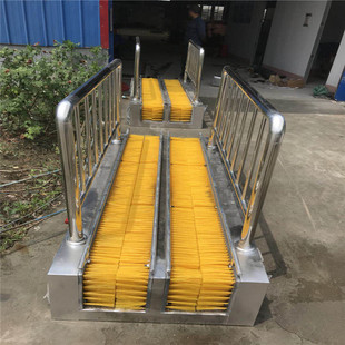 畅销:矿用单通道洗靴机 喷淋式无动力洗靴机 通道式擦靴机厂家