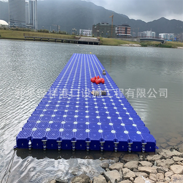 船艇泊位户外水上塑料浮筒浮桥景区工程码头钓鱼平台海上乐园