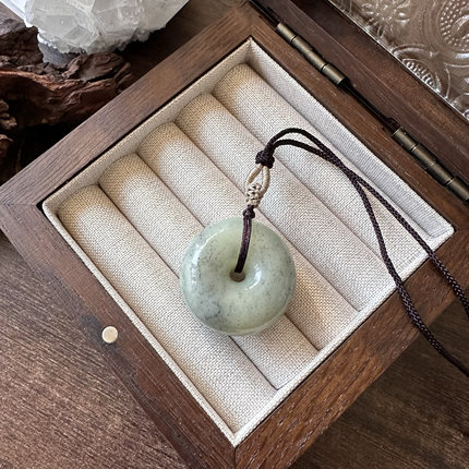 和田玉青花平安扣面包墩29×15mm有棉