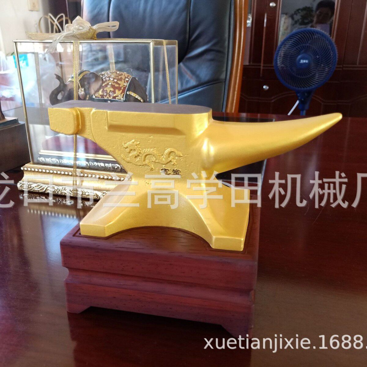 生产销售12生肖铁砧摆件