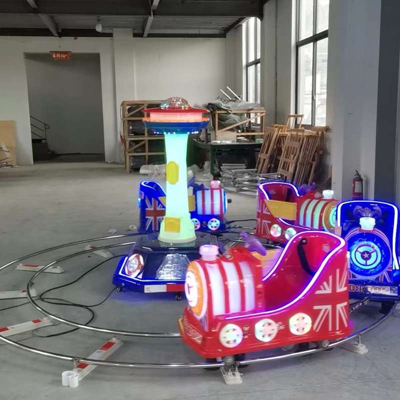 供应多人广场儿童游乐设备旋转木马多座位轨道火车户外游乐