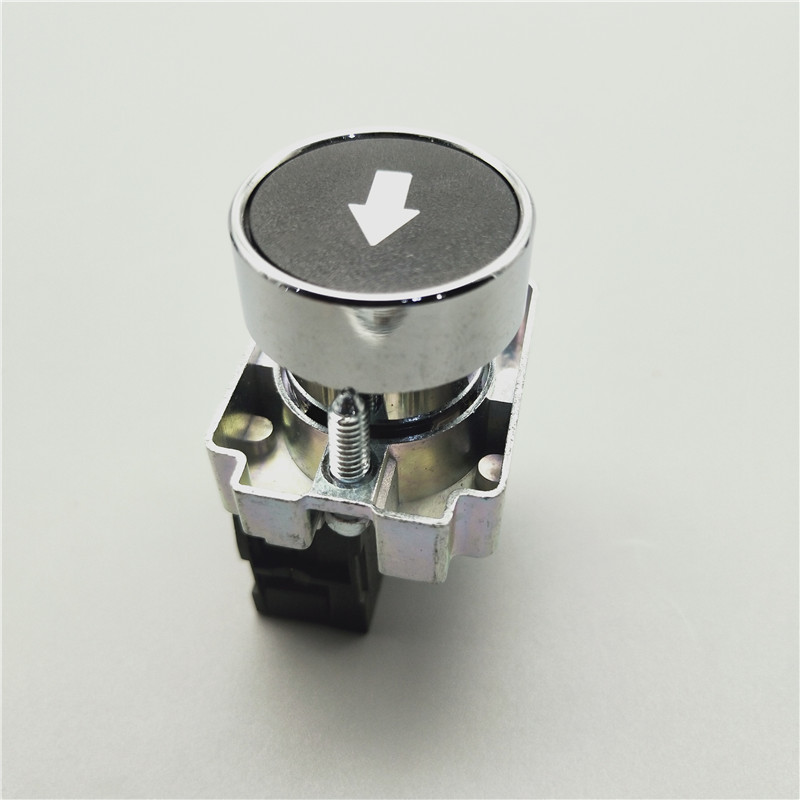 XB2-BA3351带上下左右黑底白箭头标记平头按钮开关 一常开