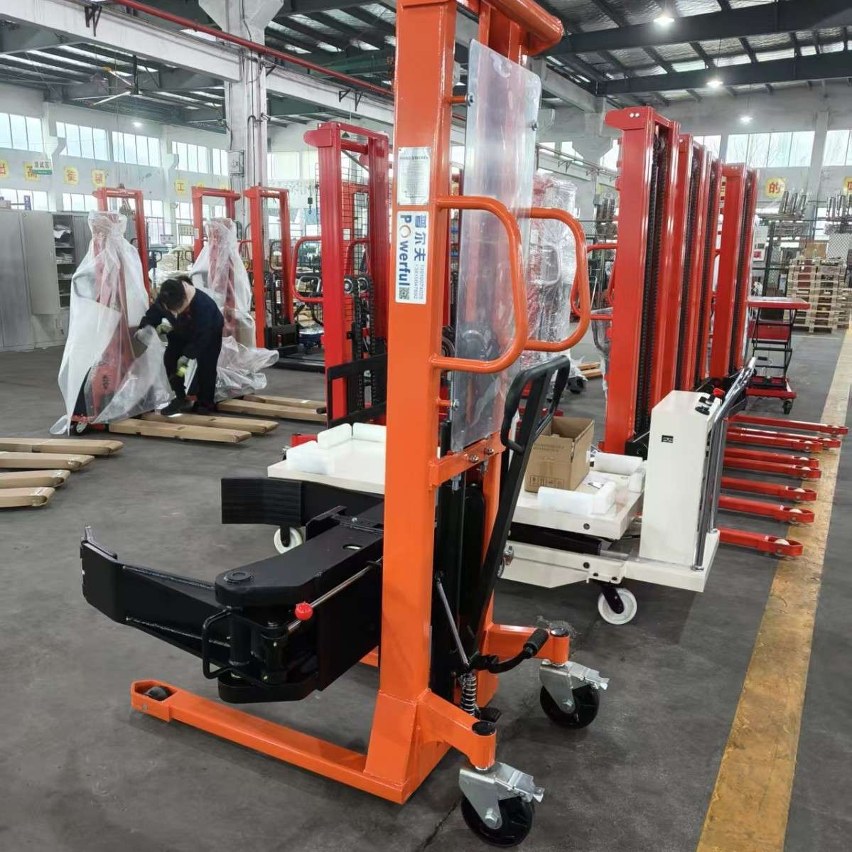 Manual paper roll clamping Stacker