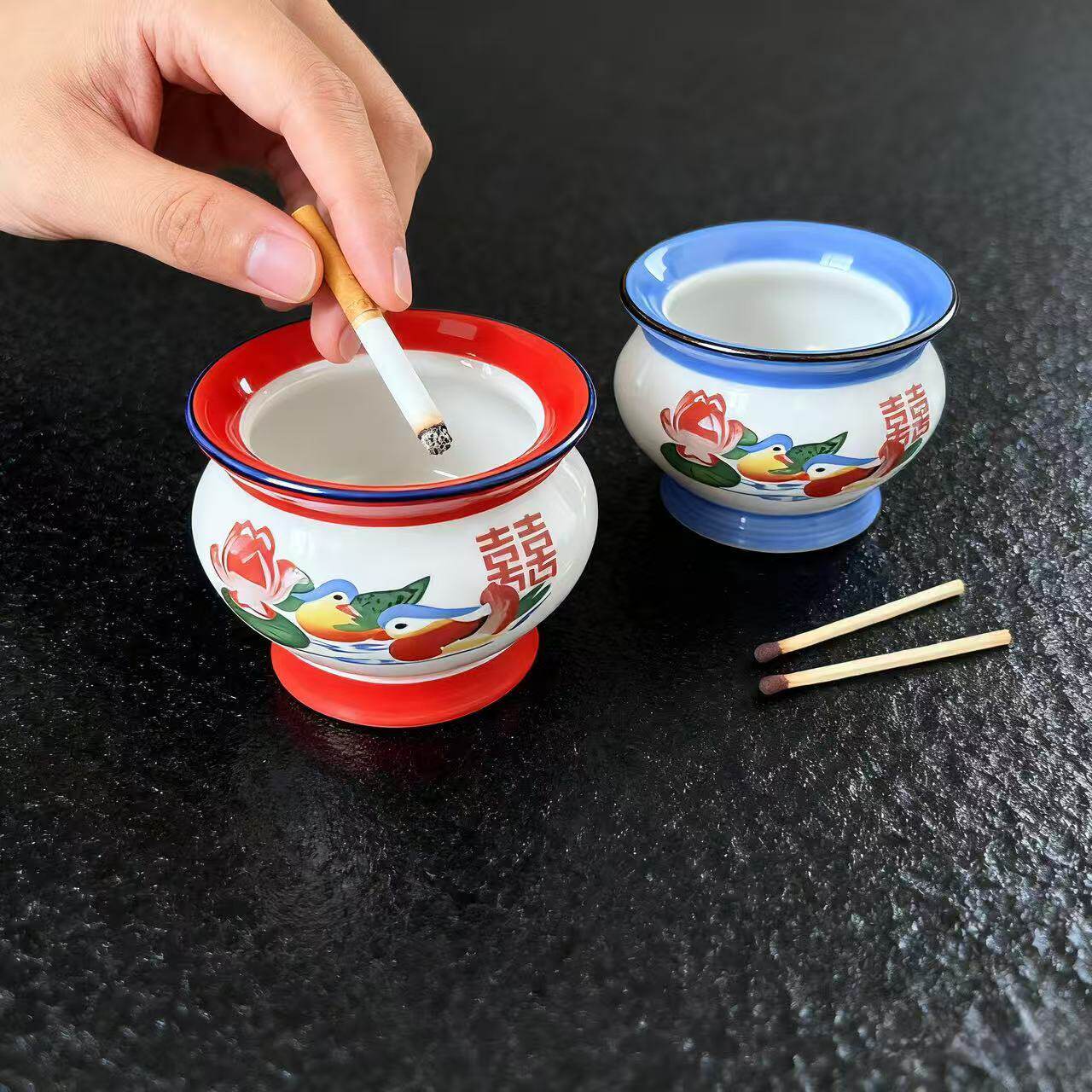 带盖防飞灰网红复古烟灰缸家用创意个性高颜值稀奇装饰摆件