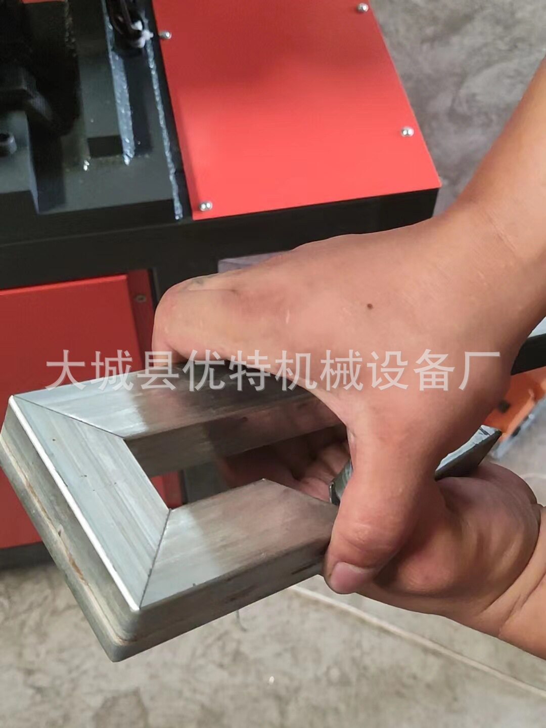 小型半自动液压冲角机折90度45度角切角机角铁切断机铁板冲孔机
