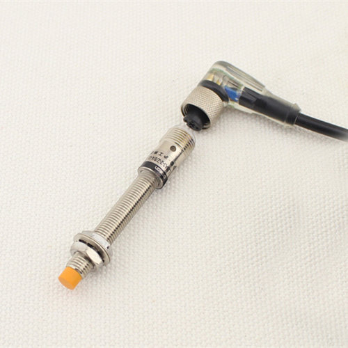 沪工LJ8A3-2-Z/AY-G M8 PNP常闭 DC 12V24V36V 三线带航空插头线