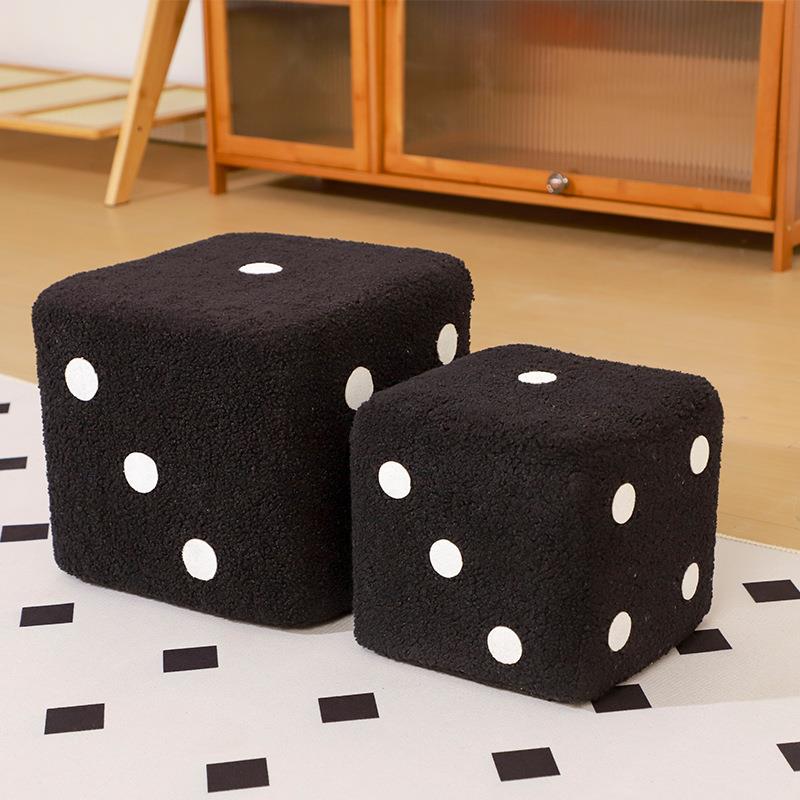羊羔绒骰子凳子儿童矮凳实木换鞋凳脚凳坐墩收纳北欧风创意收纳
