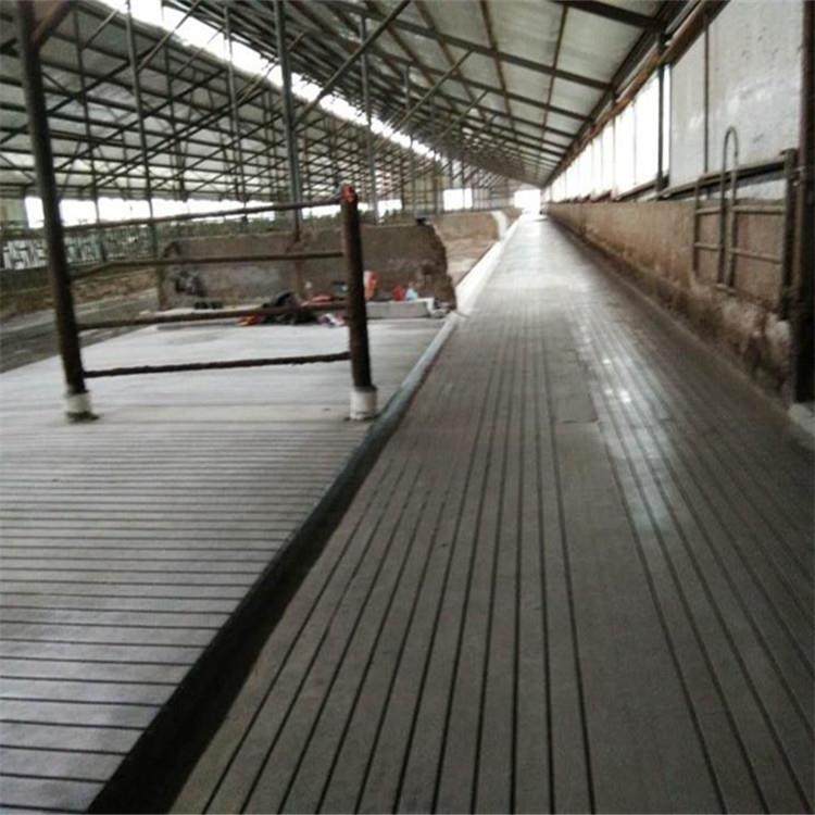 大型牧场地面防滑开槽机混凝土割缝机牛场刻纹机