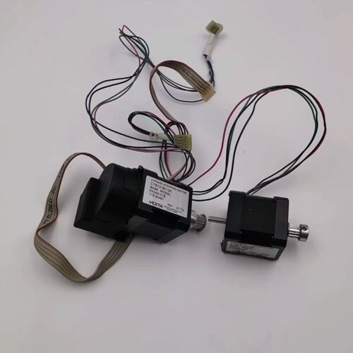 议价VEXTA PK245-01B 两相步进电机实物图可维修