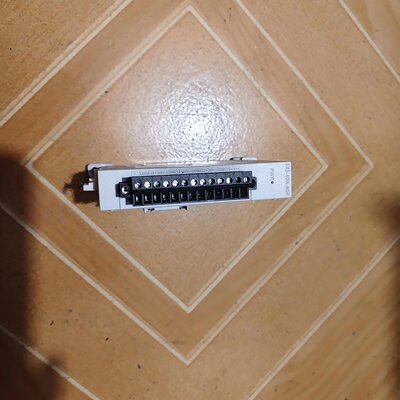 询价模块FX5-4DA-ADP，功能正常，成色为实图可维修
