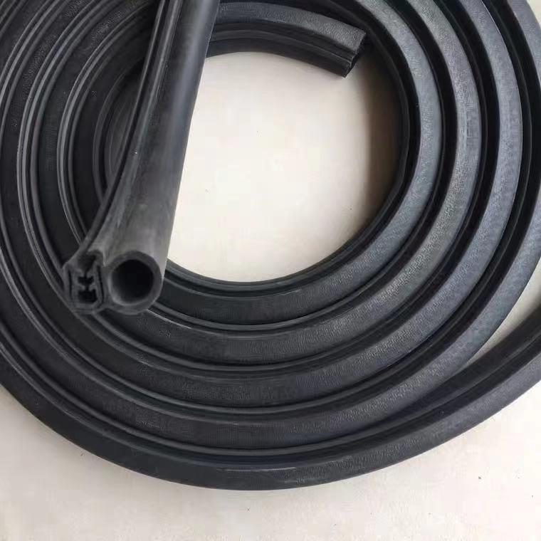 新源远山65/B75-8-9胶轮式挖掘机 前挡风玻璃胶条发动机盖密封条
