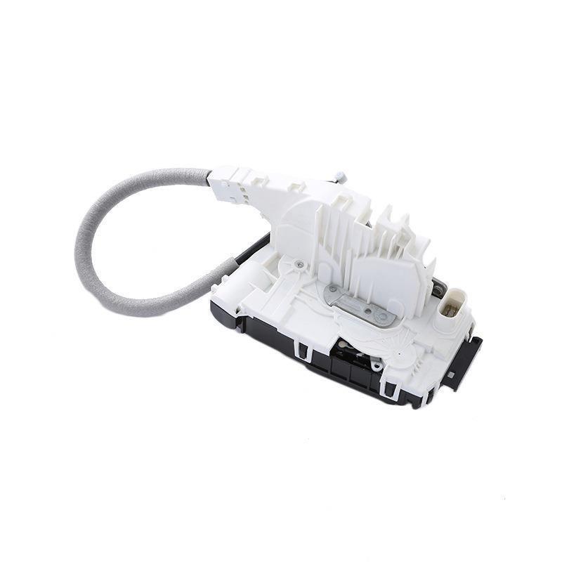 2047201935左前闭锁器总成侧门锁机锁块适用Mercedes W204 C300