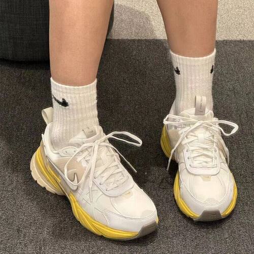Nike/耐克 V2K Run防滑耐磨缓震低帮潮流百搭复古跑鞋 FZ2622-10