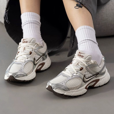 NikeV5RNR防滑耐磨跑步鞋