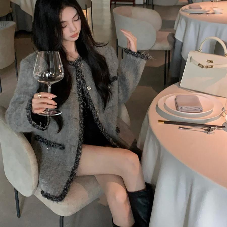 法式灰色小香风毛呢外套