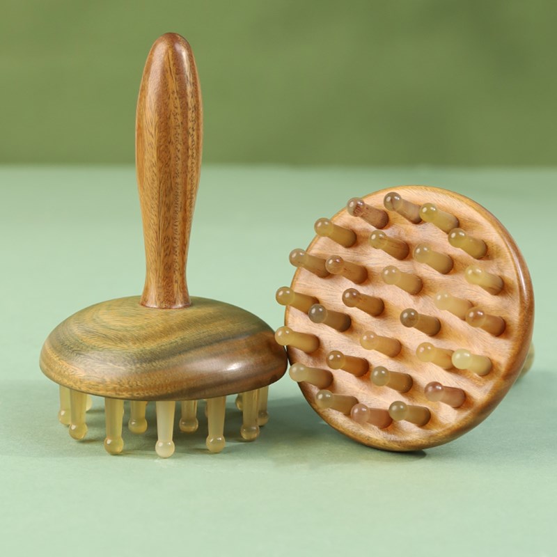 绿檀木羊b角按摩梳子头皮疏通经络刷全身通用肩颈部腹部揉肚子刮