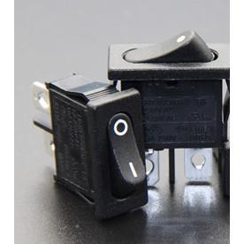 LIGHT COUNTRY R6 6A 亮群 红色 黑色2档 两档2脚 自复位船型开关