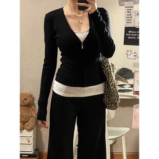 新款气质别致洋气黑白撞色打底衫长袖恤女假两件设计感上衣女