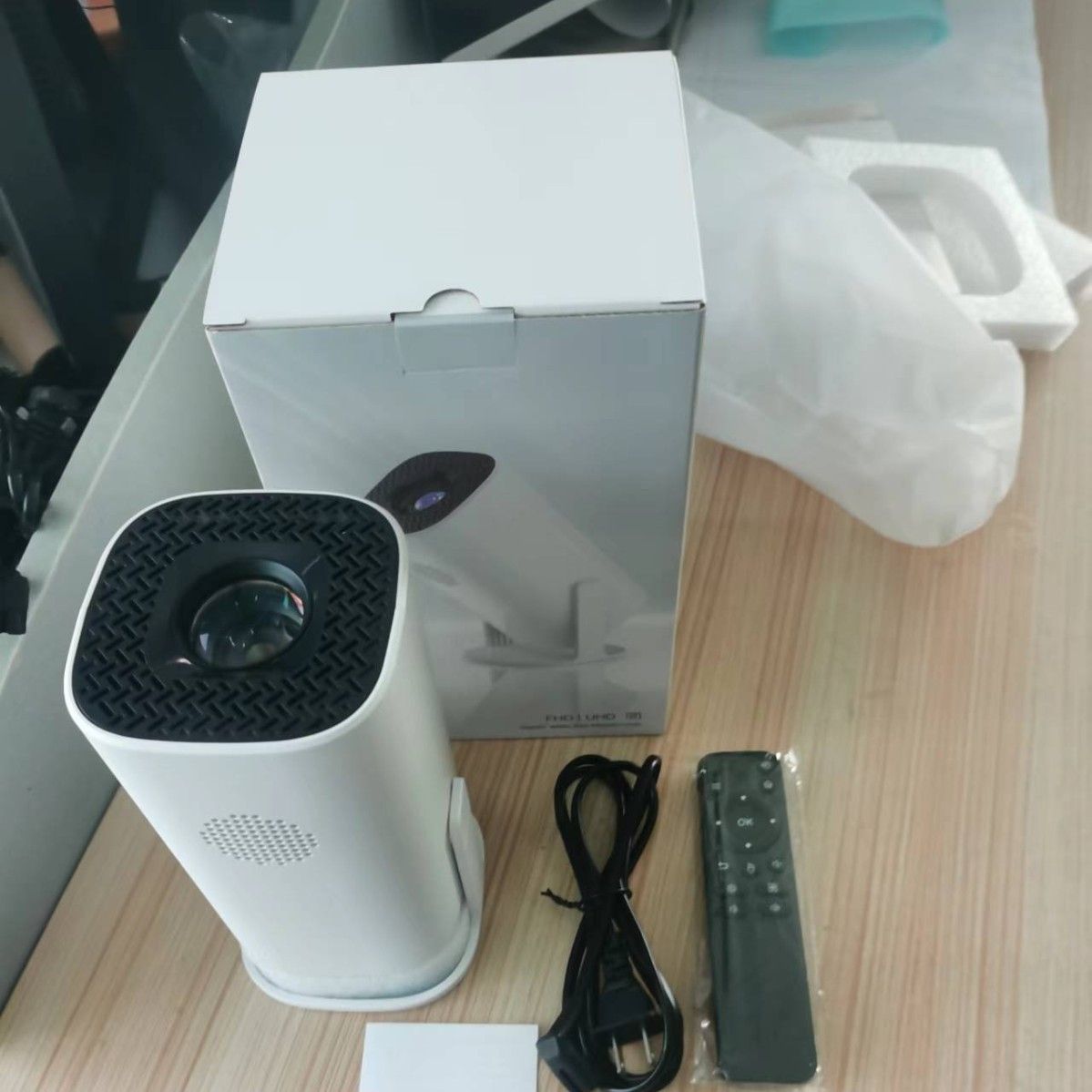 新款跨境投游戏影仪P30MAX迷你家用4K双WIFI便携式投影仪
